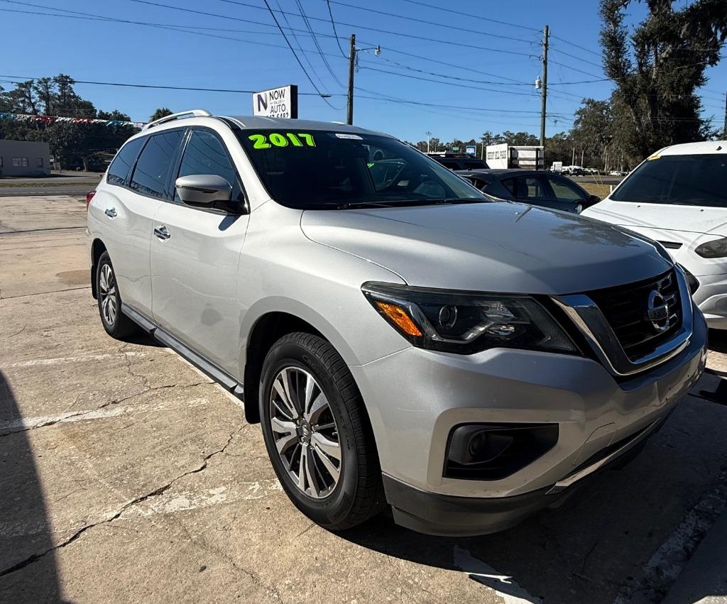 2017 Nissan Pathfinder S's photo